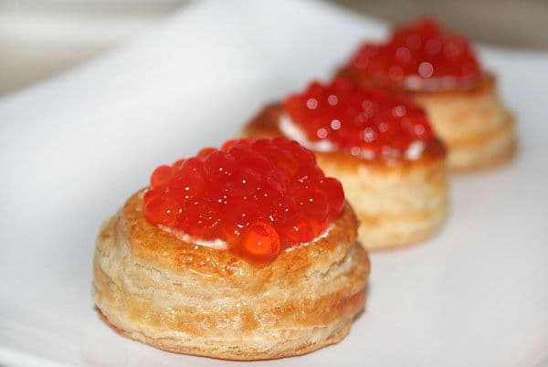 Волованы с красной икрой 4 шт.